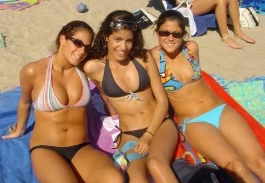 Filles à la plage UCPA